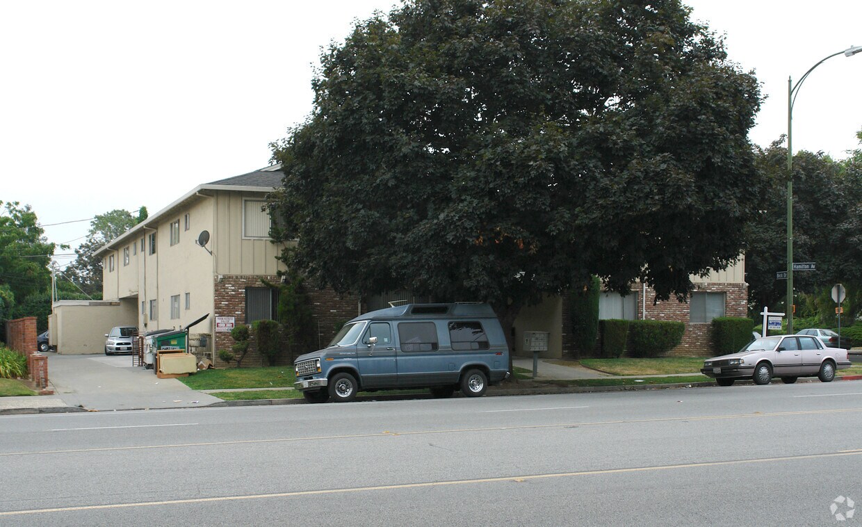 Foto del edificio - 3930 Hamilton Ave