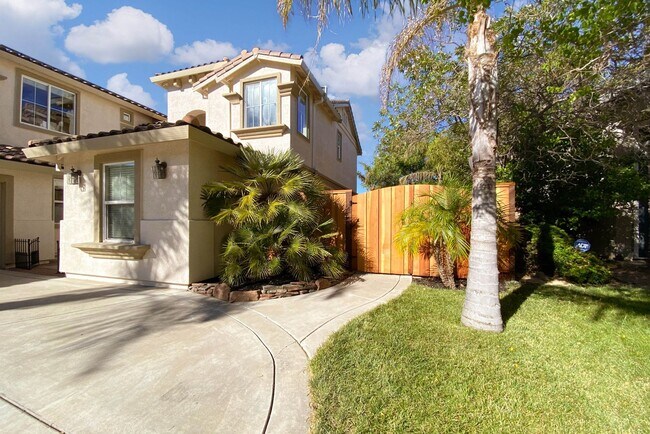 Building Photo - Immaculate & Rare Deer Ridge Executive 5-b...