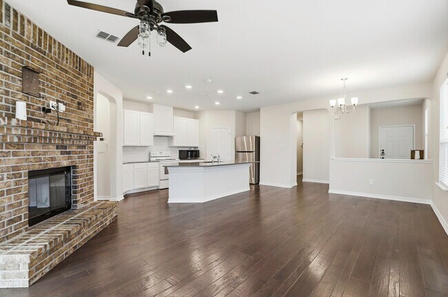 Building Photo - 7907 Expectation Dr