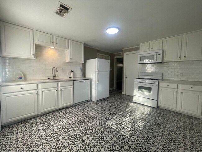 Building Photo - Cute 1 Bed, 1 Bath Duplex in Bryan