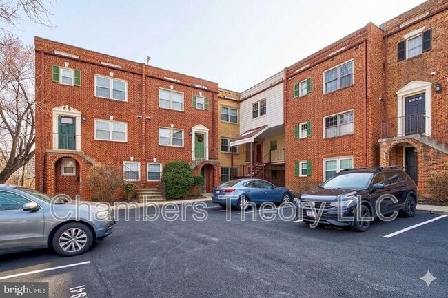 Building Photo - 939 S Scott St