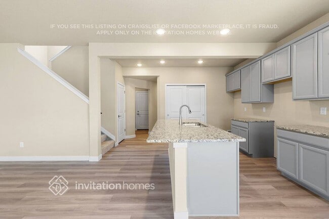 Building Photo - 11187 House Finch Ln