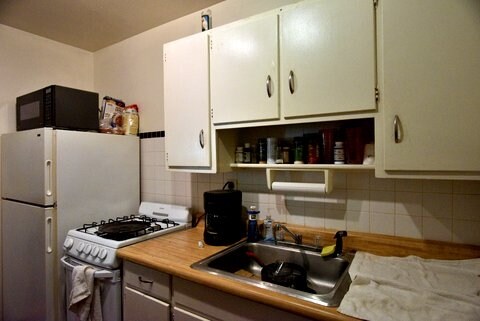 Interior Photo - 817-819 W High St