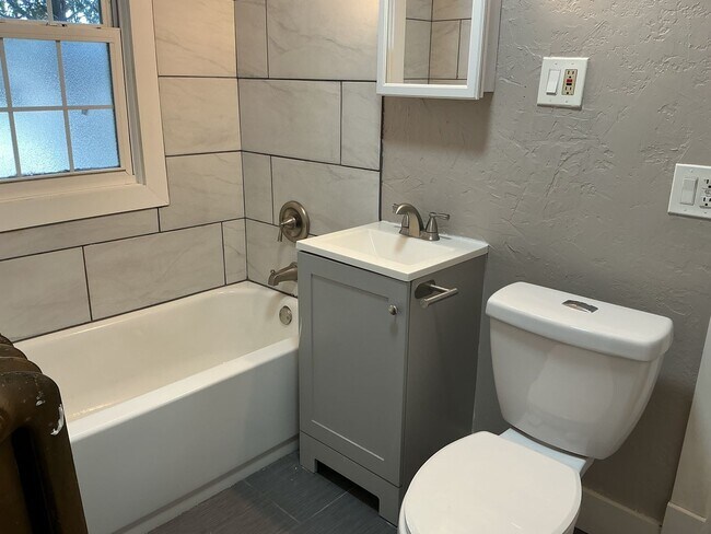 Foto del edificio - 1518-20 S 83rd St