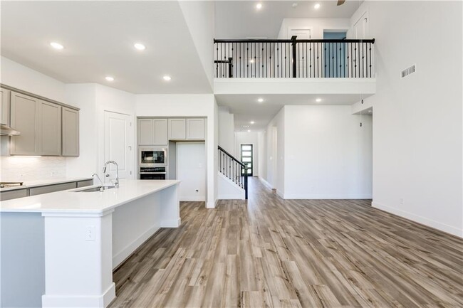 Building Photo - 715 Mangold Dr