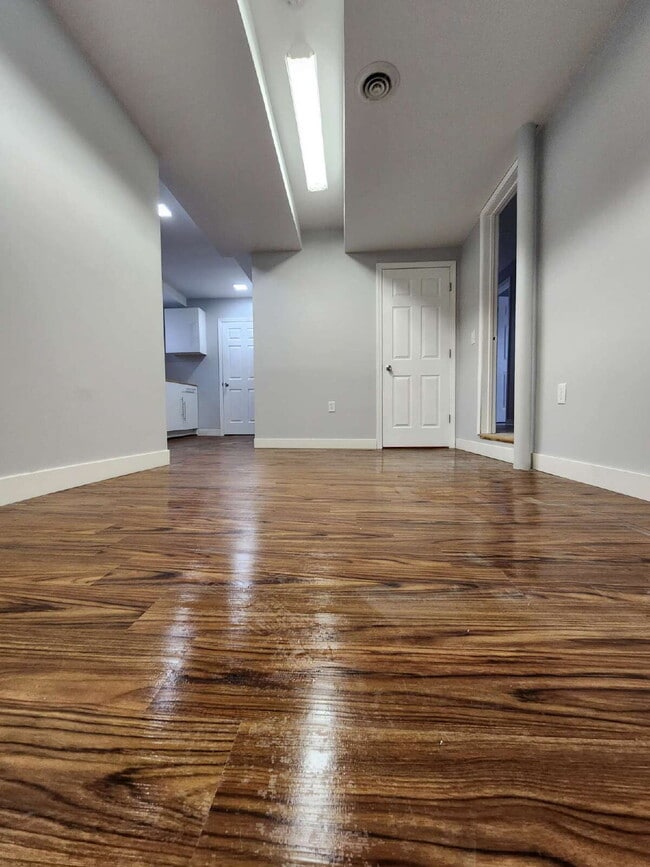 Building Photo - Bright 2 Bed / 1 Bath Apartment in Hammond — Water & Internet Included