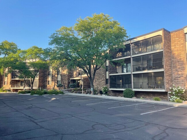 Foto del edificio - 10441 Greenbrier Rd