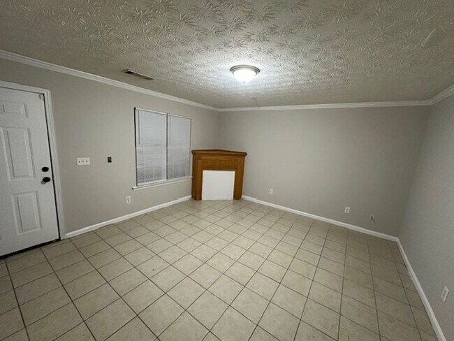 Building Photo - BELOW MARKET RENT!
