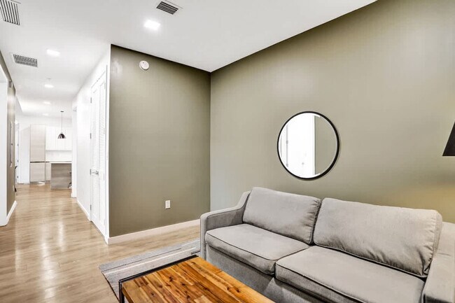 Building Photo - 1220 17th St