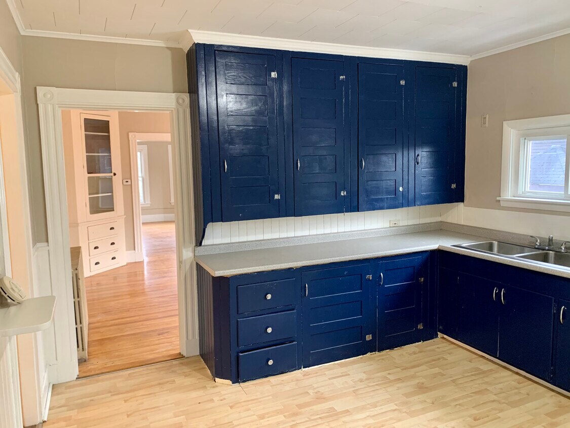 16 West St Unit 2, Waterville, ME 04901 Apartments in Waterville, ME