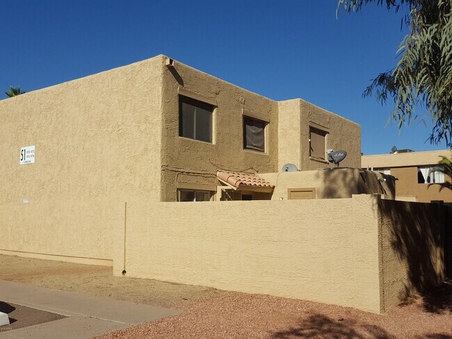 Building Photo - 4714 E Pueblo Ave