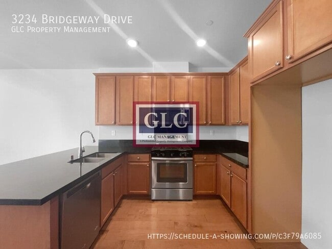 Foto del edificio - 3234 Bridgeway Dr