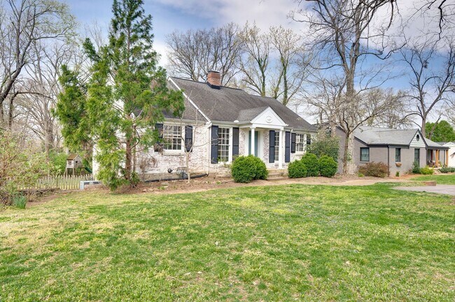 Building Photo - Beautiful 4BD/3.5BA home in the heart of Green Hills.