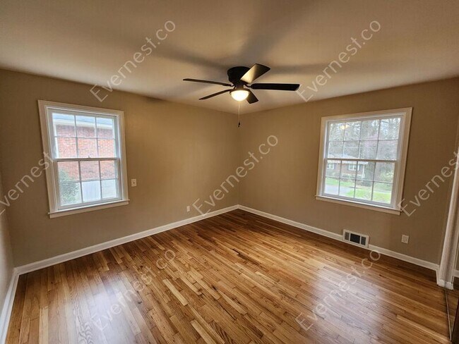 Building Photo - 2685 Harrington Dr