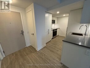 Building Photo - 500 Wilson Ave
