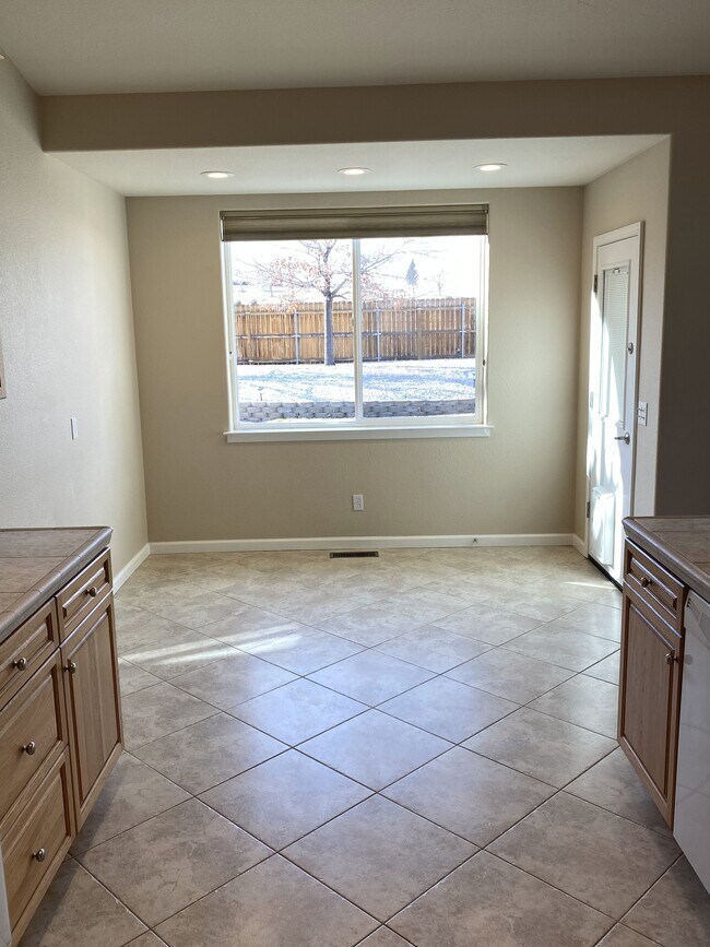 Building Photo - 556 Buzzys Ranch Rd