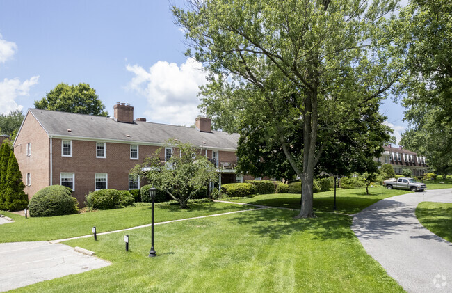 Building Photo - Melrose Apartments