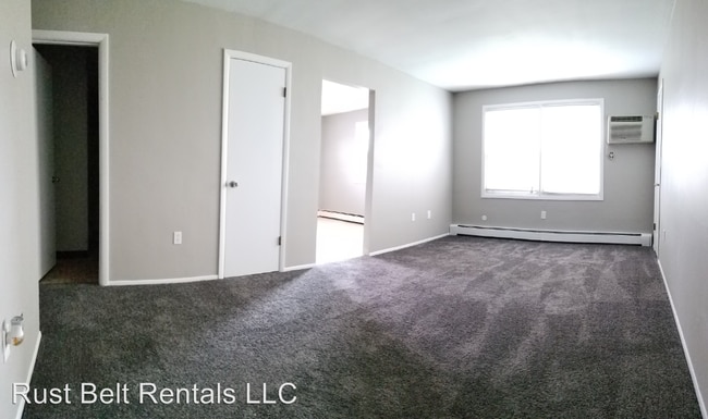 Building Photo - 2 br, 1 bath Apartment - 2060 Wolosyn Circle