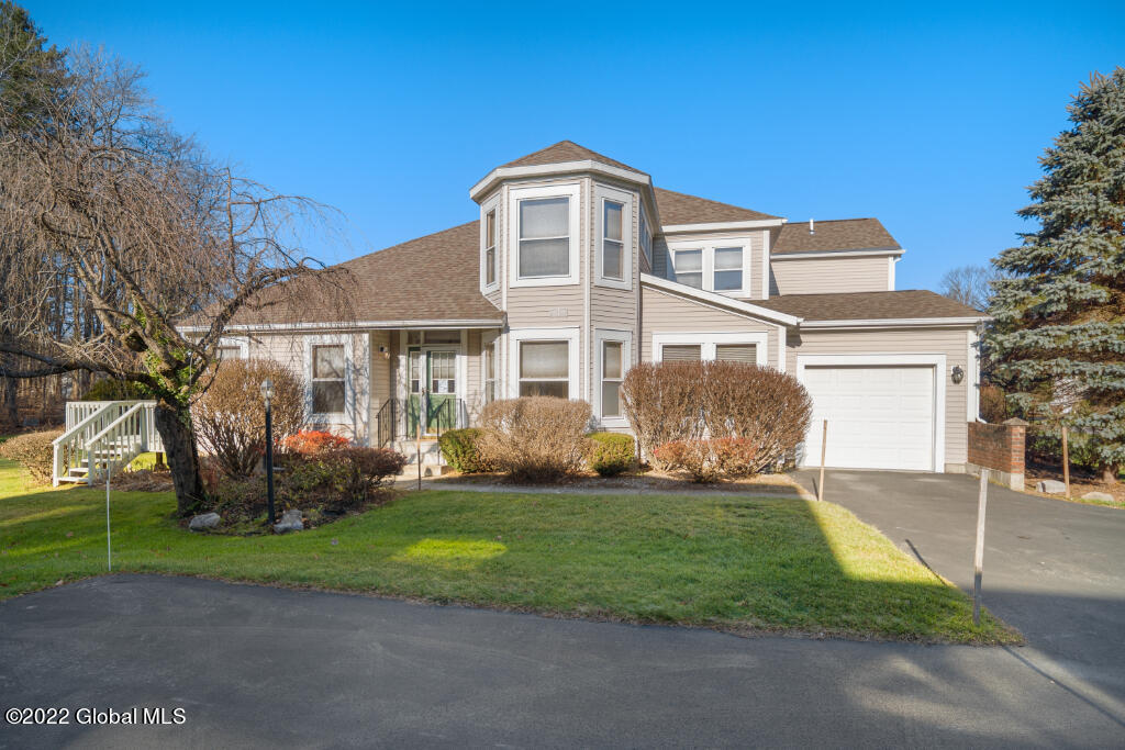 Foto principal - 106 Killarney Dr