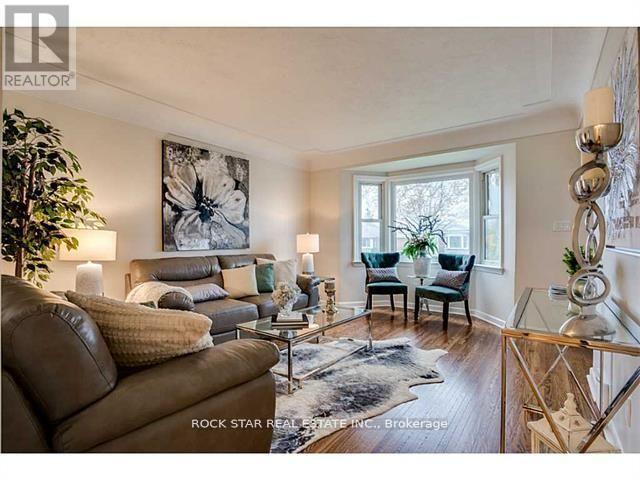 Photo du bâtiment - 324 E 33rd St