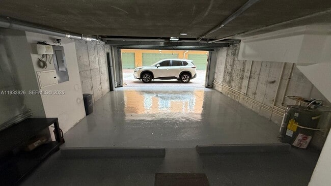 Building Photo - 2961 NE 185th St