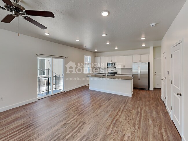 Foto del edificio - 6744 N Silver Creek Drive