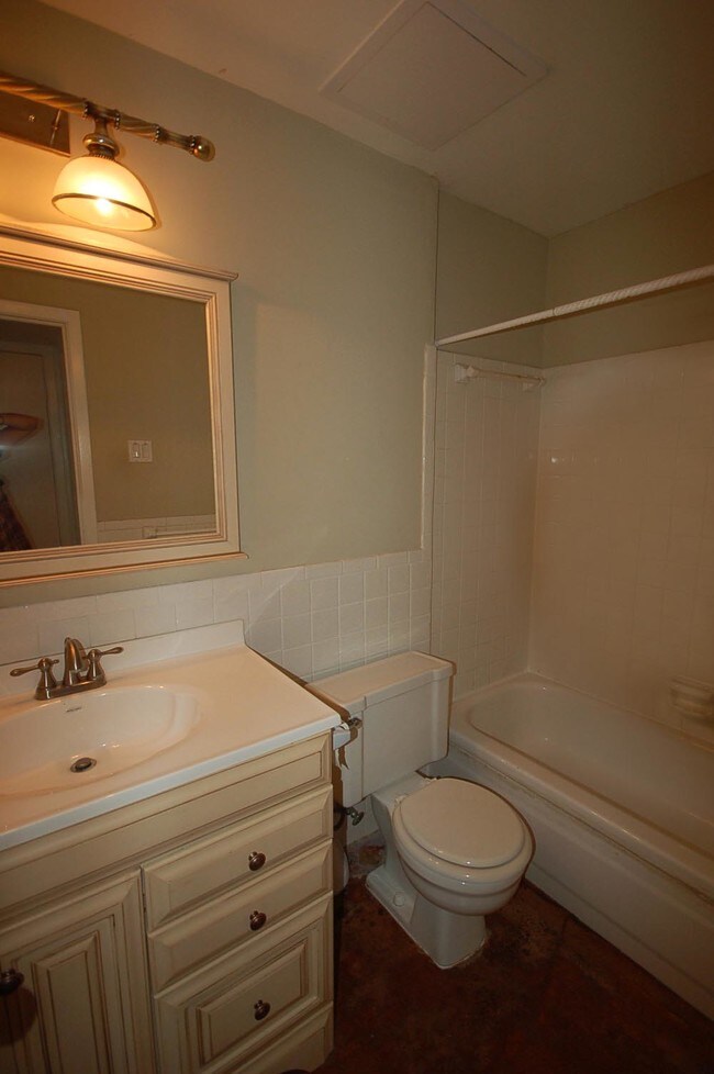 Foto del edificio - 607 E 43rd St