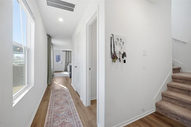 Foto del edificio - 625 Marty Allen Lp