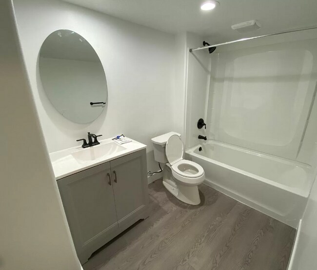 Building Photo - 437 E 340 N