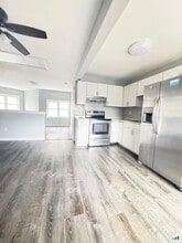 Building Photo - 33 Pond St