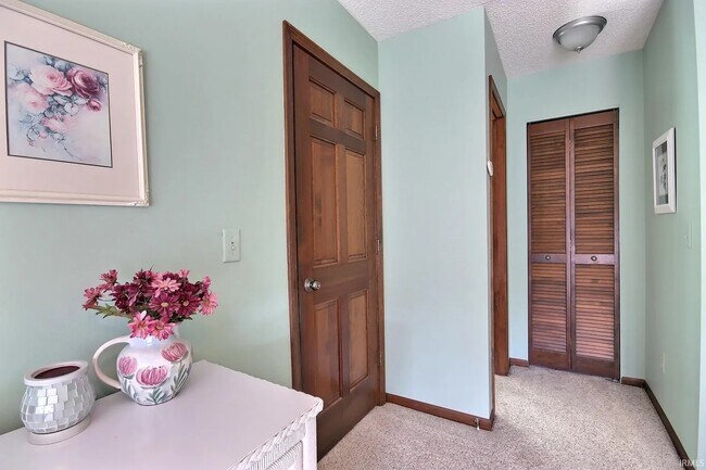 Foto del edificio - 6019 Sawmill Woods Dr