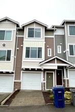 Building Photo - 15720 Manor Way