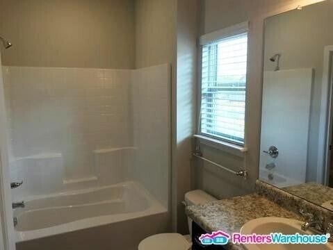 Building Photo - Spacious 3 Bedroom ranch style home in Cov...
