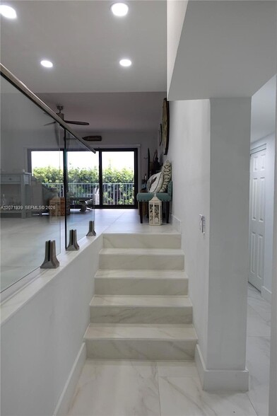 Building Photo - 11000 S Ocean Dr