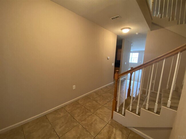 Foto del edificio - 7095 N Blue Angel Pkwy