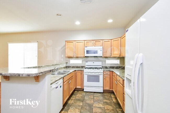 Foto del edificio - 10832 Avenzano St