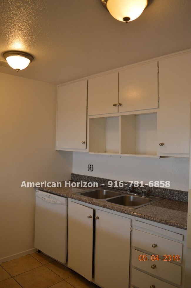 Building Photo - LEASED--Two Bedroom in Rancho Cordova