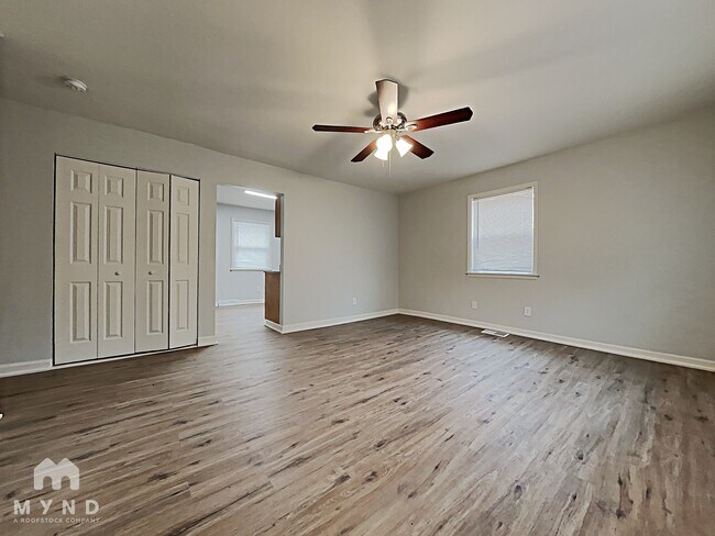 Foto del edificio - 2405 Longleaf Dr