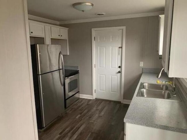 Kitchen and side door - 1111 W Irish St