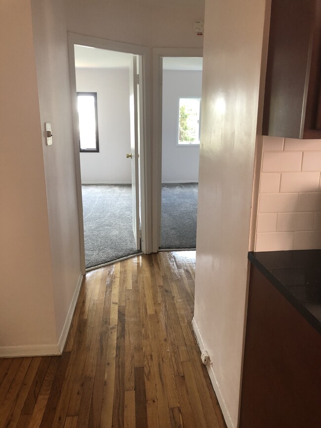Foto del edificio - 2420 E 14th St