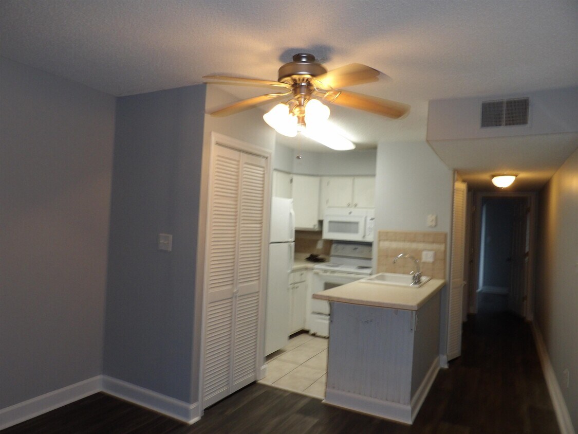 10172 Beach Dr SW, Calabash, NC 28467 Condo for Rent in Calabash, NC