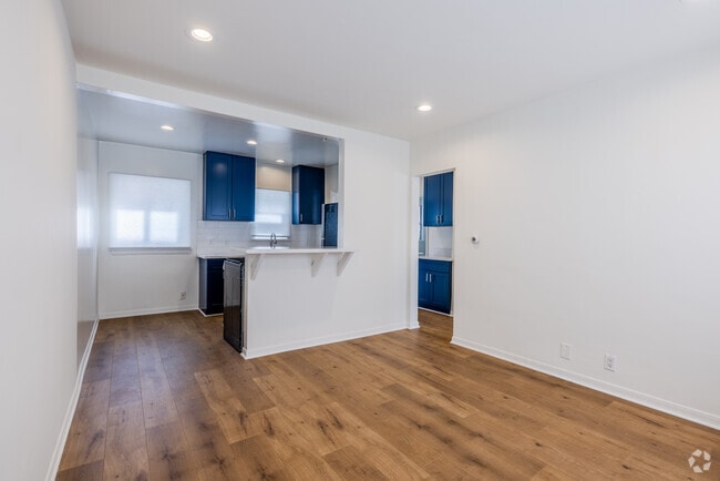 Building Photo - 436 Rosecrans Ave