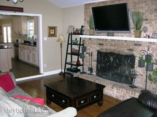 Building Photo - 1614 Alpine Dr