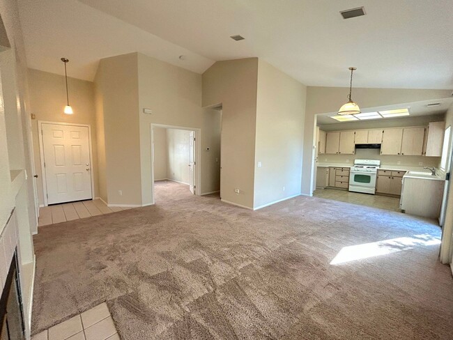 Building Photo - 9446 Laguna Pointe Way
