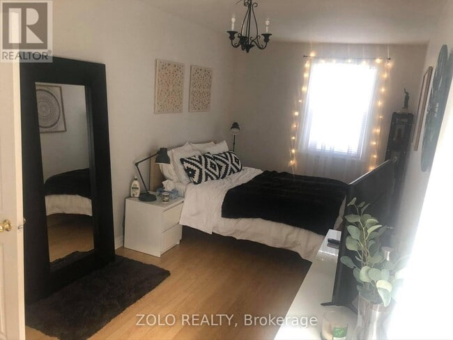 Photo du bâtiment - 39 Ellerby Square N