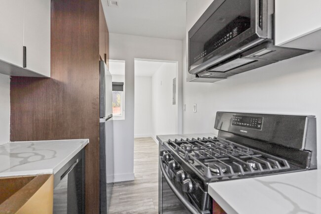 Foto del edificio - 2814 Sichel St