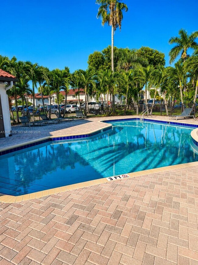 Foto del edificio - 550 NW 82nd Ct