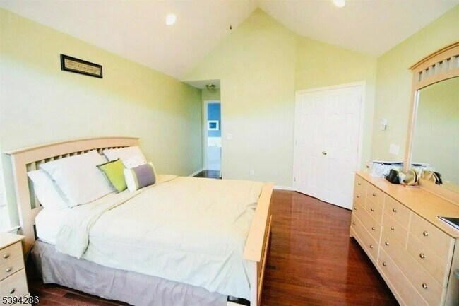 Foto del edificio - 14 Elco Ct