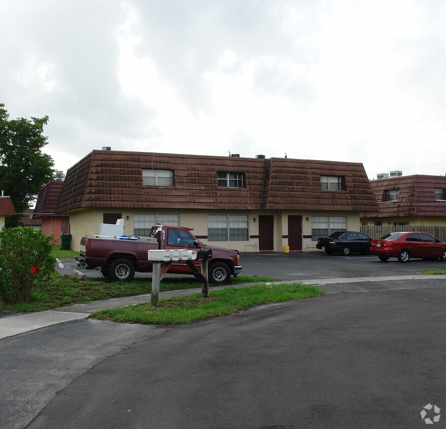 Foto del edificio - 2010 NW 59th Way