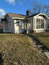 Building Photo - 204 S Linden Ave